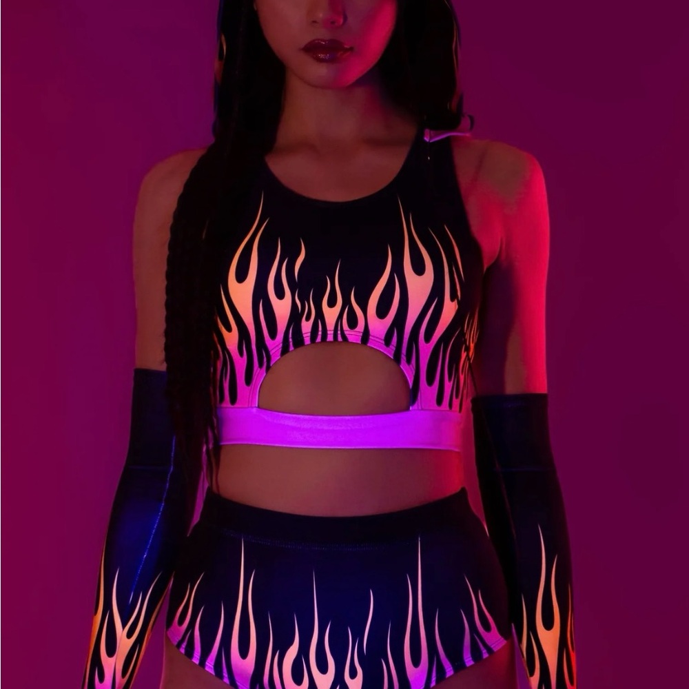 NTOW Badinka Style Firestarter Magenta Rave HW Shorts size XL